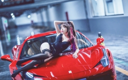 Đường cong sexy đầy mê hoặc bên &#34;ngựa hoang&#34; Ferrari