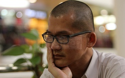 Một năm MH370: Cảnh ngộ những ông bố một mình vật lộn chăm con 