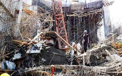 Bangladesh: Nhà máy do TQ xây sụp đổ, 100 người bị chôn vùi