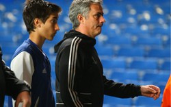 Con trai Mourinho gọi CĐV Chelsea là “sự ô nhục”
