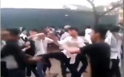 Clip: Học sinh Hà Nội “dàn trận” đánh nhau
