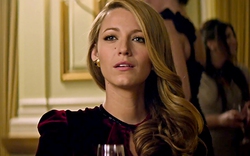 Cô đào Blake Lively đẹp rạng rỡ vào vai mỹ nữ “không tuổi“