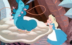 10 nhân vật hoạt hình Disney “phì phèo” thuốc lá