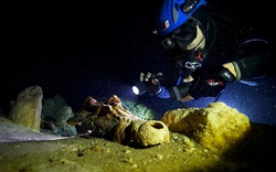 Thám hiểm nghĩa địa dưới nước ở Madagascar