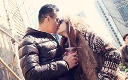 Hương Giang Idol hôn đắm đuối bạn trai ở Hàn Quốc