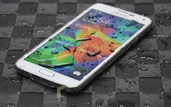 Galaxy S7 và S7 Edge chống nước, có khe cắm thẻ nhớ
