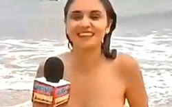 Nữ MC xinh đẹp bị tuột bikini trên sóng truyền hình trực tiếp