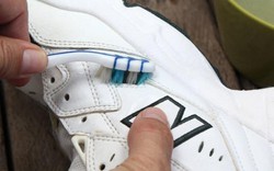 9 cách làm sạch giày trắng hiệu quả