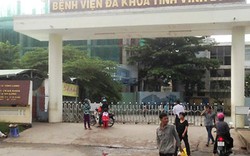 Nam thanh niên bịt khẩu trang, truy sát người đang cấp cứu