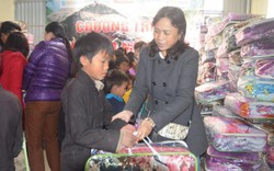 1.000 chăn ấm đến với trẻ em nghèo vùng cao Hà Giang