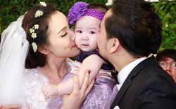 Trang Nhung lần đầu khoe con gái trong tiệc cưới