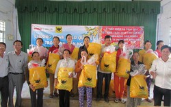 Ninh Thuận: Tặng quà tết cho đồng bào dân tộc thiểu số nghèo