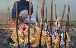 Độc đáo “gà xếp hàng” ăn với cơm lam ở Pleiku