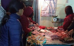Rét lịch sử: Người Hà Nội xếp hàng mua rau thịt