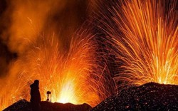Pháp: Núi lửa phun  trào rực sáng một góc trời