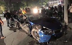 Siêu xe 7 tỷ nát bươm sau tai nạn trên phố Thủ đô