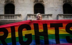 LHQ phát hành bộ tem mới ủng hộ LGBT