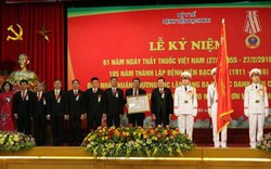 Bệnh viện Bạch Mai đón nhận Huân chương độc lập hạng Ba