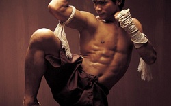 Tony Jaa điên cuồng dùng Muay Thái đánh bại cả đội quân