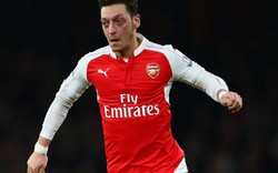 Arsenal mất “nhạc trưởng” Ozil ở đại chiến với M.U