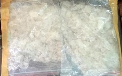 Truy đuổi kẻ tàng trữ 1kg ma túy đá trong phố cổ Hà Nội
