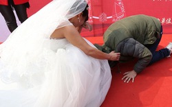 Cảm động chàng trai ung thư tổ chức đám cưới cho mẹ