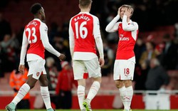 Thua Swansea, Arsenal nhận thêm tin “sét đánh”