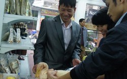 Độc quyền: Ông Đoàn Văn Vươn tiếp thị vịt sạch ở Thủ đô