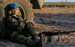 Ảnh: Những bóng hồng của lực lượng lính dù Nga