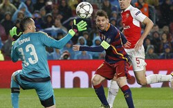 Messi lại lập kỷ lục, Barcelona vùi dập Arsenal