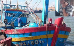 Khẩn cấp tìm cứu tàu cá bị chìm có 9 ngư dân