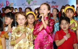 Xem đại sứ nhỏ tuổi nhất SOS thế giới hát quốc ca tại Asia Park