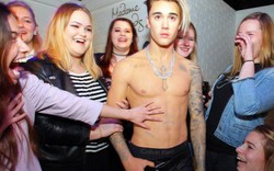 Tượng sáp Justin Bieber khiến fan nữ mê mẩn