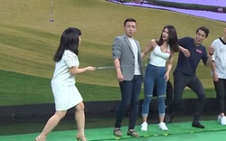 Việt Hương "táng" gậy golf vào giám khảo đồng hành