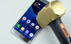 Video tra tấn Galaxy S7 Edge dã man bằng dao, búa