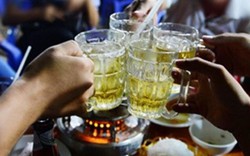 5 mẹo giúp uống bia rượu an toàn ngày đầu năm mới
