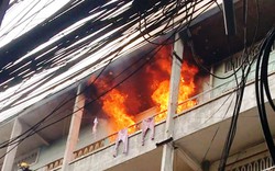 Cháy chung cư giữa trung tâm TP.HCM, nhiều người tháo chạy tán loạn