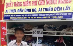 Hot facebook: Cụ ông cầm sổ chứng nhận hộ nghèo và 3 bộ đồ từ thiện