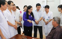 Bộ trưởng Bộ Y tế: Tăng cường giám sát chất lượng thuốc