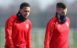 HLV Mourinho lên tiếng về thông tin bán Schneiderlin và Depay