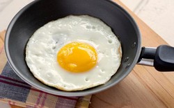 Ăn trứng thường xuyên tốt cho não bộ