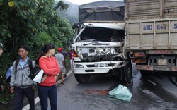 4 xe tải tông nhau trên đèo Bảo Lộc, 1 xe rơi xuống vực