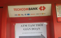 ATM “nghỉ Tết” sớm, người dân xếp hàng chờ giao dịch