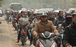 Hà Nội: Cận Tết, dân vẫn "chiến đấu" với tắc đường