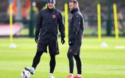 HLV Mourinho chốt tương lai của Rooney và Schweinsteiger