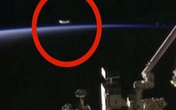NASA bị tố cắt hình UFO vọt qua trạm Vũ trụ Quốc tế