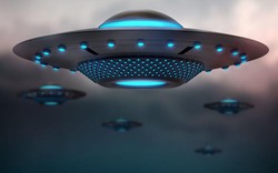 UFO ngăn 3 máy bay chở khách hạ cánh xuống sân bay Trung Quốc