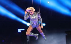 Toát mồ hôi với sân khấu trên không siêu đỉnh của Lady Gaga