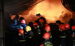 HN: Cháy lớn thiêu rụi nghìn m2 nhà xưởng trong đêm Valentine