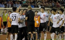 Vòng nào cũng “phốt” trọng tài, V.League thành... cái chợ?